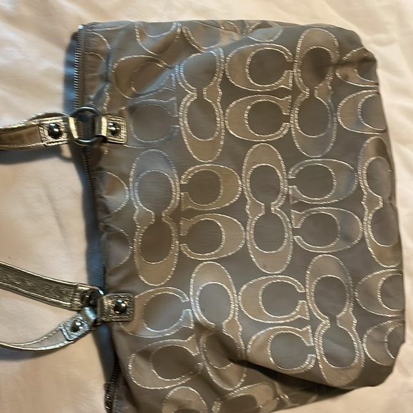 Coach Silver Jacquard. 205 - Picture 14 of 17